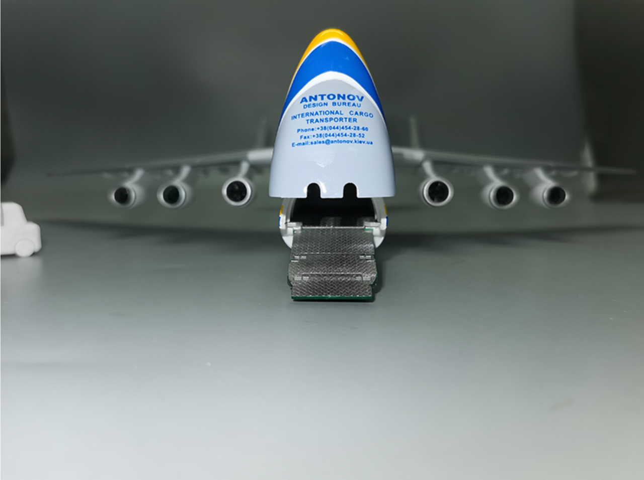 NEW!! Antonov Ukraine An-225 (AN225) 1/200 Scale Airplane Model
