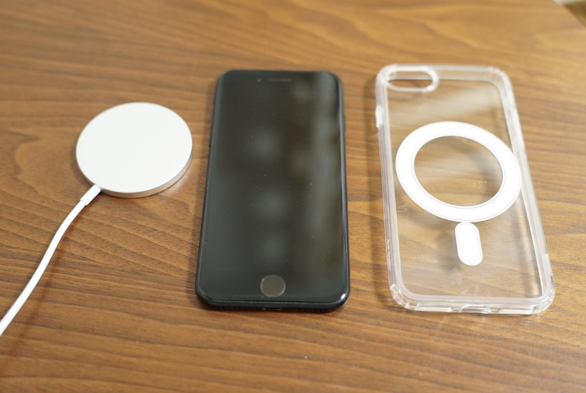 Apple iPhone アウトレット SE (第3世代) ホワイト 本体 充電ケーブル