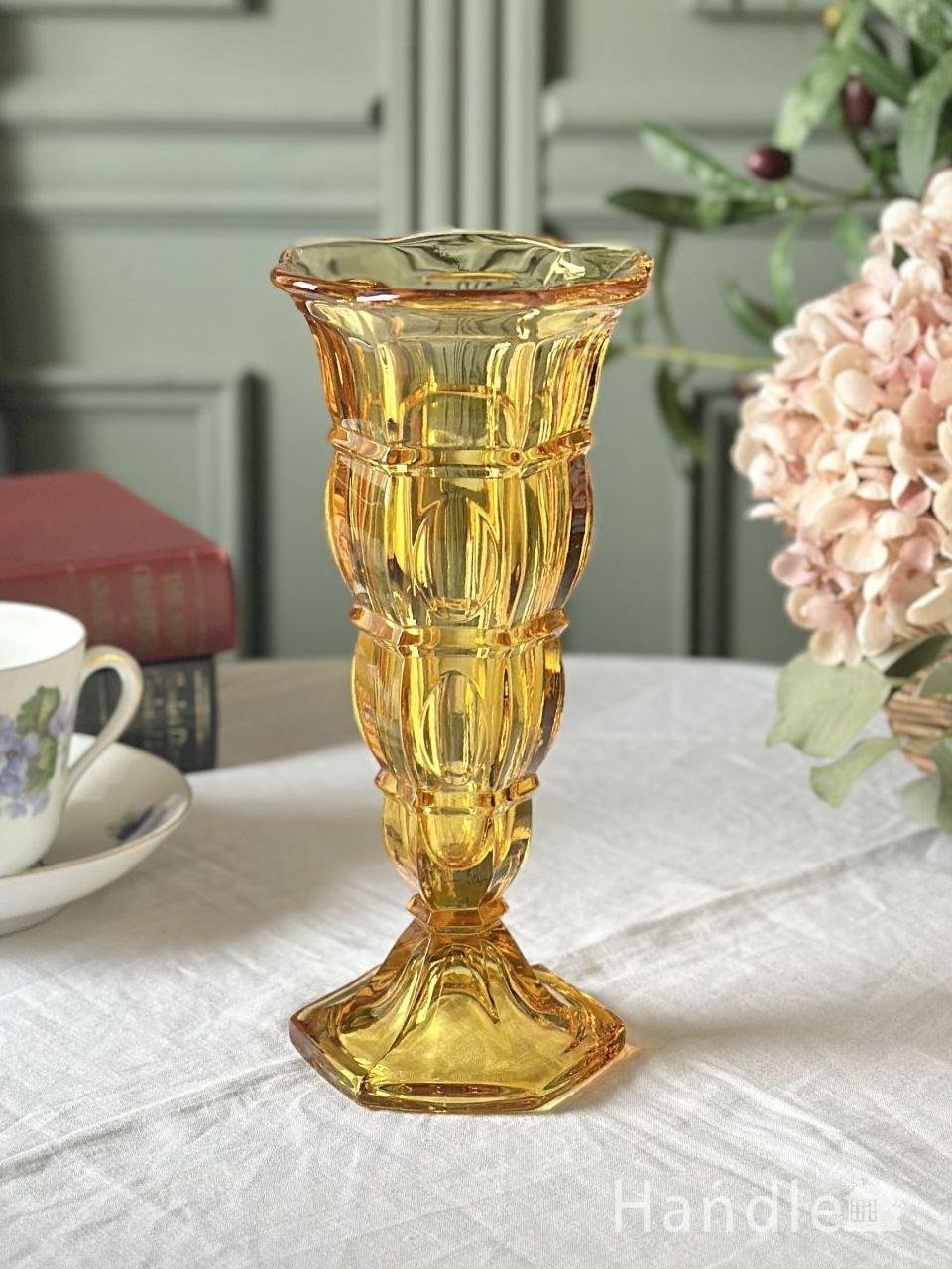 アンティークのガラス雑貨、足つきのおしゃれなフラワーベース (pg