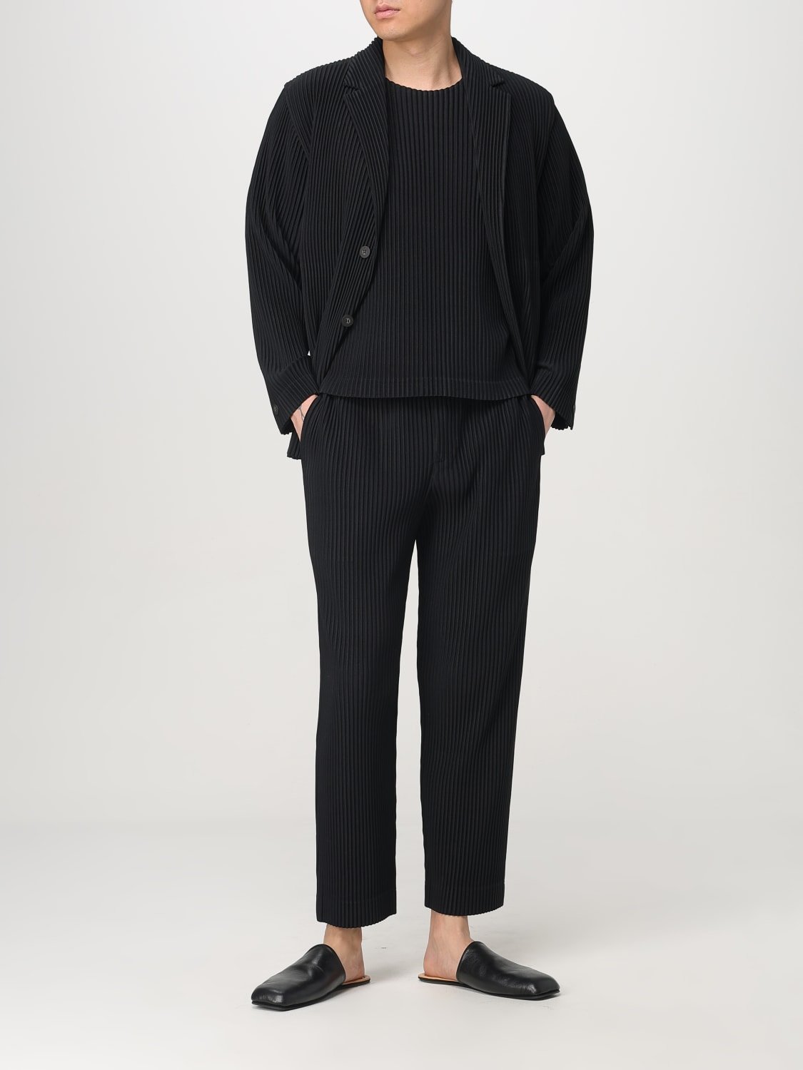 Homme Plisse' Issey Miyake T-shirt men - Black | HP56JK520