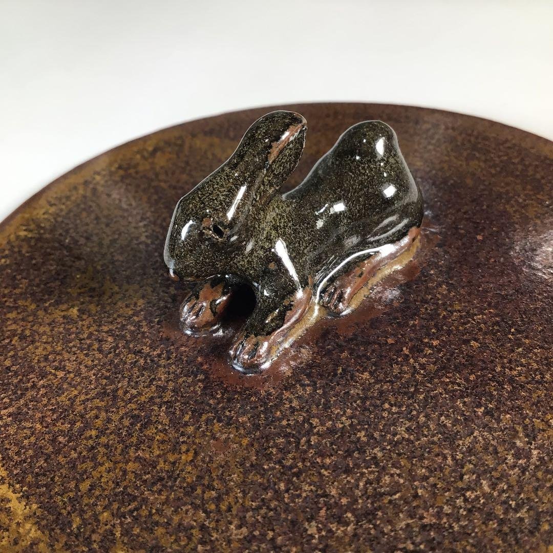 Ｎ６０４　水指　『高取焼』『碧山窯造』『兎摘み』　共箱　茶道具