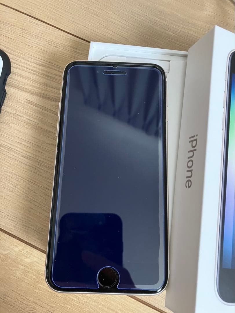 iPhoneSE第3世代本体+ケーブル Apple iPhone SE第3世代ブラック 本体充電ケーブル2本おまけ付き Apple