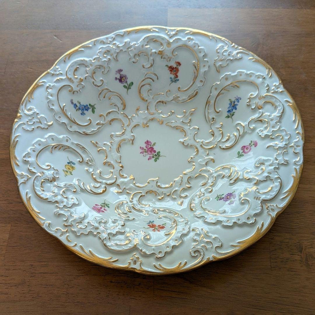 Meissen 27.5cm飾り皿　スクラッチなし一級品　 散らし小花 金彩 Meissen 27.5cm飾り皿 スクラッチなし一級品 散らし小花 金彩